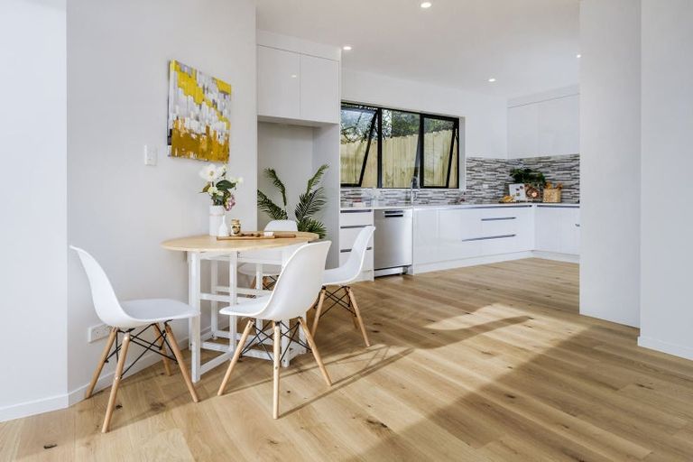 Photo of property in 31a Linwood Avenue, Forrest Hill, Auckland, 0620