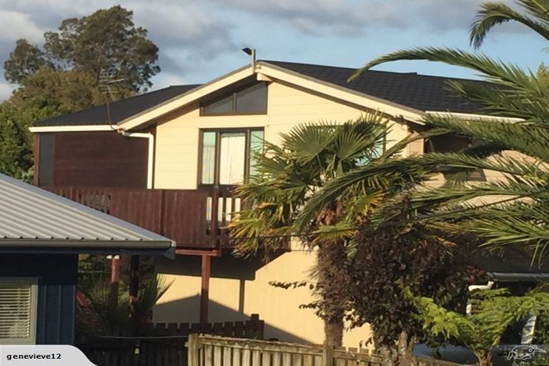 Photo of property in 1394 Whangaparaoa Road, Army Bay, Whangaparaoa, 0930