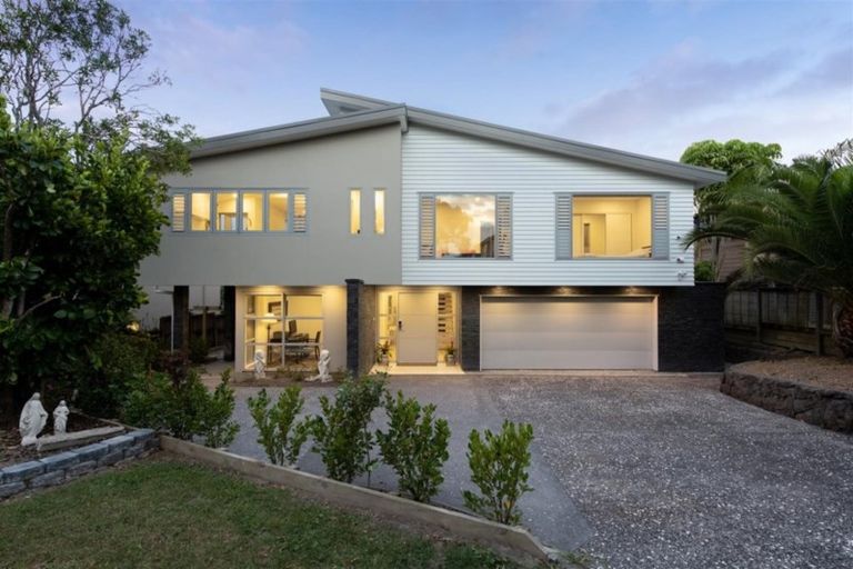 Photo of property in 22 Sharon Road, Waiake, Auckland, 0630