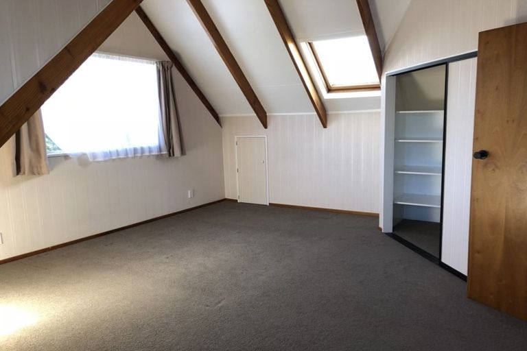 Photo of property in 1024 East Coast Road, Fairview Heights, Auckland, 0630