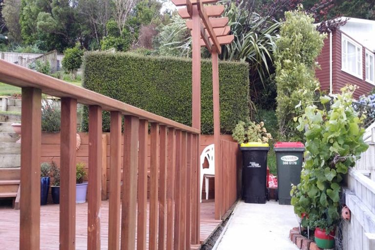 Photo of property in 124 Parkvale Road, Karori, Wellington, 6012