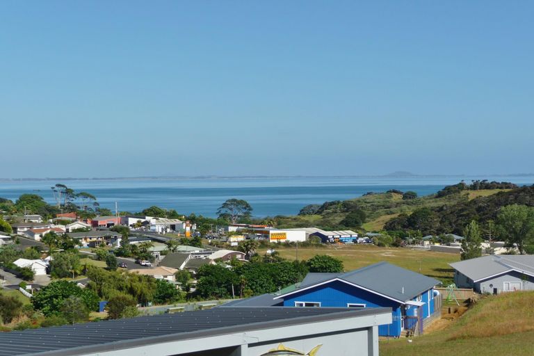 Photo of property in 10 Freyja Crescent, Coopers Beach, 0420