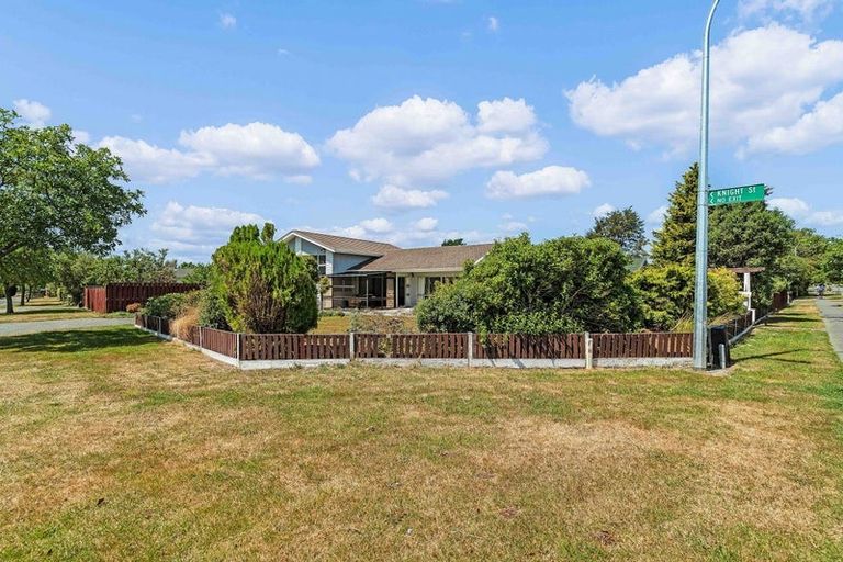 Photo of property in 42 Burnett Street, Oxford, 7430