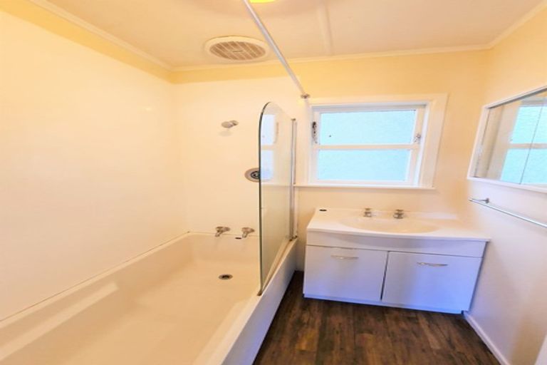 Photo of property in 27 Fraser Street, Wainuiomata, Lower Hutt, 5014