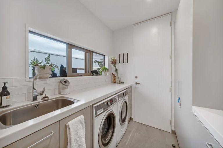 Photo of property in 2 Silver Peaks Drive, West Melton, 7618