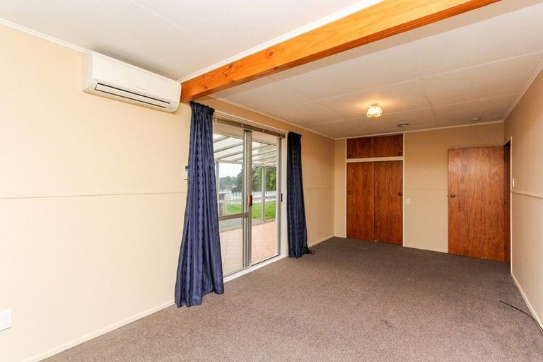 Photo of property in 114 Huatoki Street, Frankleigh Park, New Plymouth, 4310