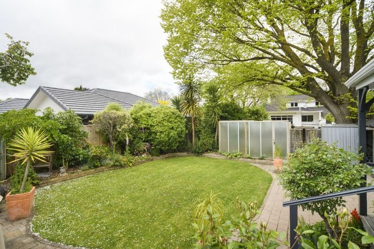 Photo of property in 16 Manapouri Crescent, Hokowhitu, Palmerston North, 4410