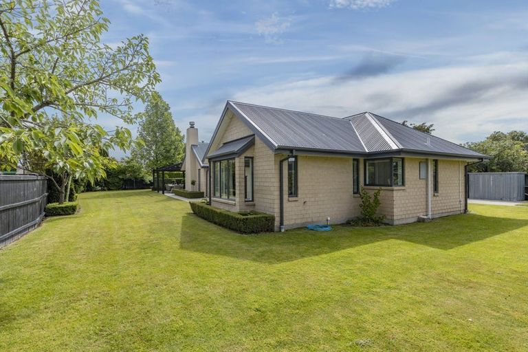 Photo of property in 37 Enverton Drive, Rangiora, 7400
