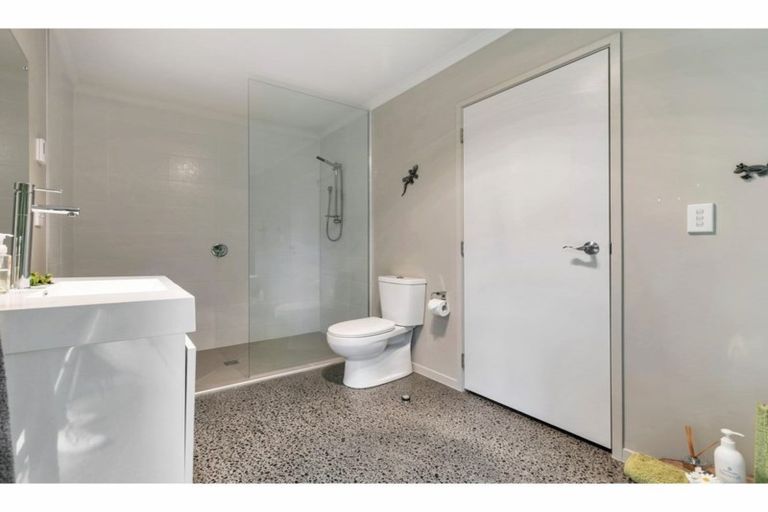 Photo of property in 433 Wairere Road, Waitakere, Henderson, 0782