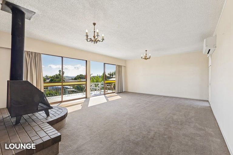 Photo of property in 33 Prince Regent Drive, Half Moon Bay, Auckland, 2012