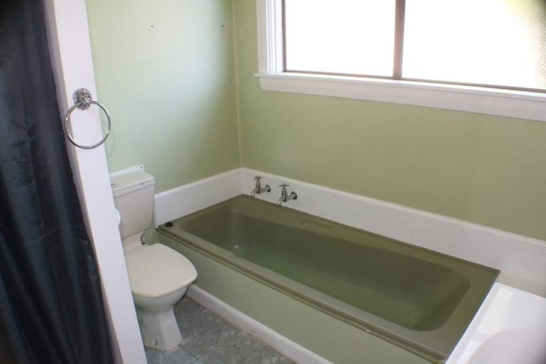 Photo of property in 28 Shakespeare Road, Bastia Hill, Whanganui, 4500