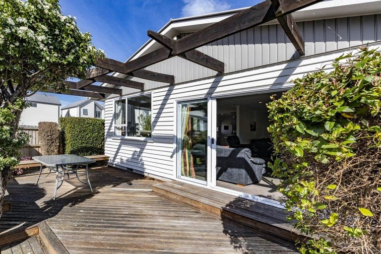 Photo of property in 8 Stackhouse Avenue, Bishopdale, Christchurch, 8053