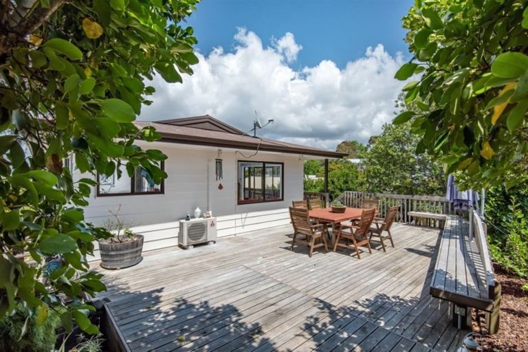 Photo of property in 4 Mona Vale, West Harbour, Auckland, 0618