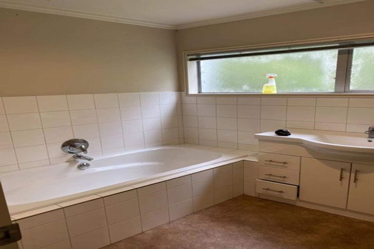 Photo of property in 17 Highbury Bypass, Birkenhead, Auckland, 0626