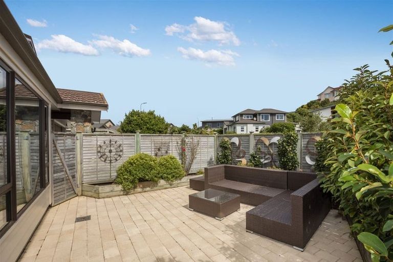 Photo of property in 12 Aoraki Rise, Aotea, Porirua, 5024