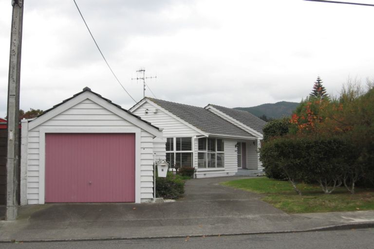 Photo of property in 6 Rata Road, Raumati Beach, Paraparaumu, 5032
