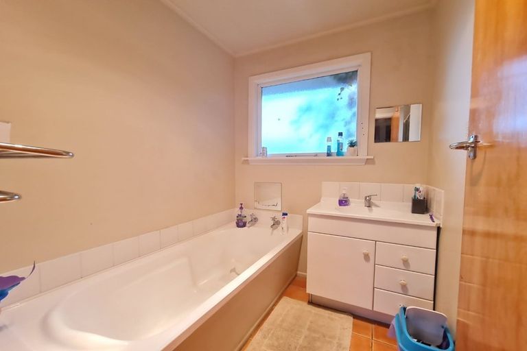 Photo of property in 44 Gould Crescent, Woolston, Christchurch, 8023