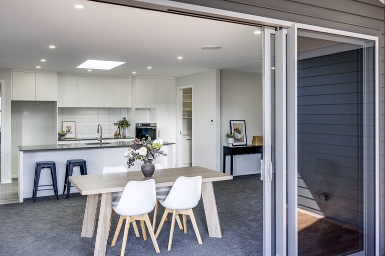 Photo of property in 18 Whangaehu Place, Te Awa, Napier, 4110