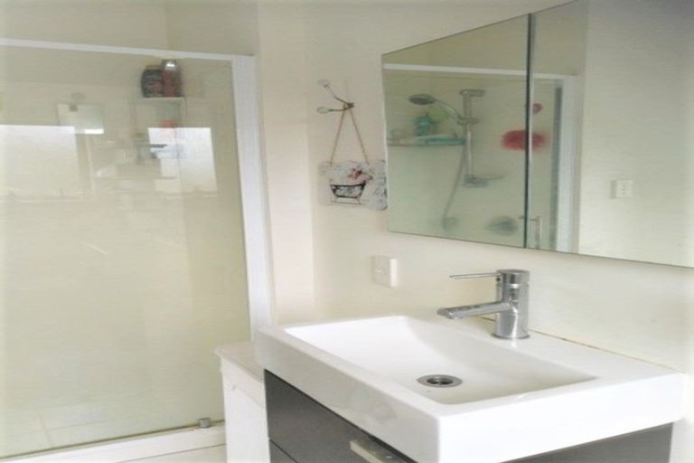 Photo of property in 10a Marie Crescent, Te Atatu South, Auckland, 0610