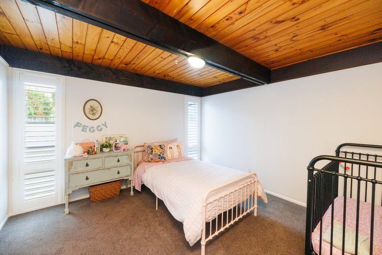 Photo of property in 11 Chilton Grove, Hokowhitu, Palmerston North, 4410