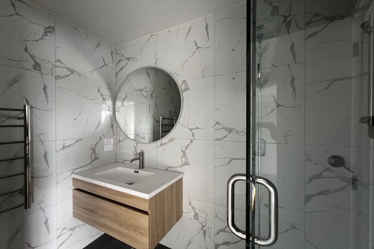 Photo of property in 6/21 Divich Avenue, Te Atatu South, Auckland, 0610