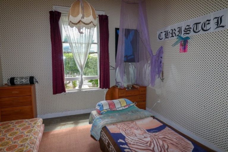 Photo of property in 1 Cadman Street, Dannevirke, 4930