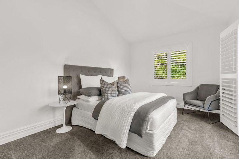 Photo of property in 6 Emily Lane, Greenhithe, Auckland, 0632