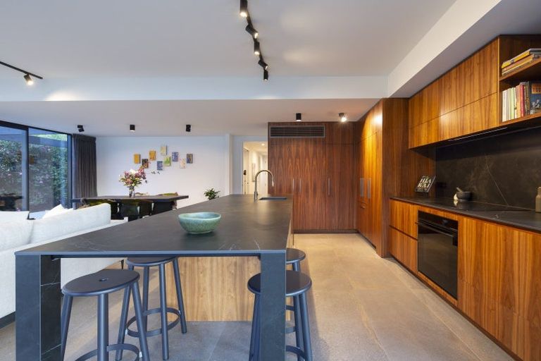 Photo of property in 513 Peninsula Road, Kelvin Heights, Queenstown, 9300