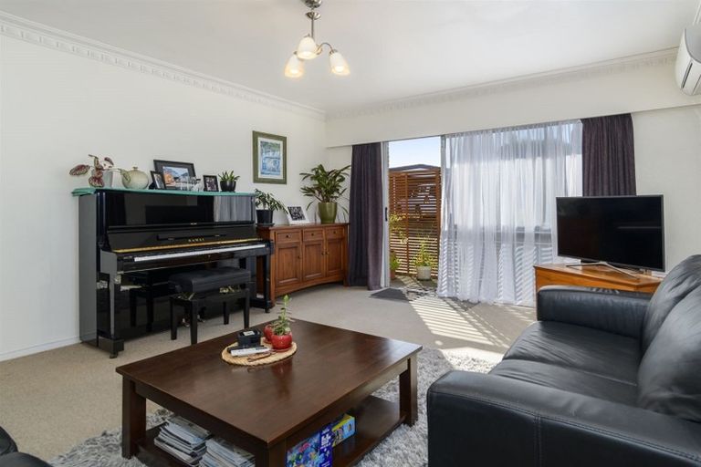 Photo of property in 17a Tupaea Place, Otumoetai, Tauranga, 3110