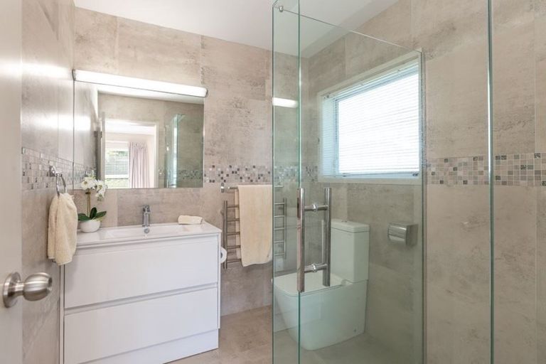 Photo of property in 2/38 East Coast Road, Milford, Auckland, 0620