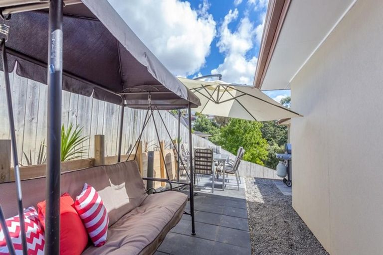 Photo of property in 43 Hewlett Road, Massey, Auckland, 0614