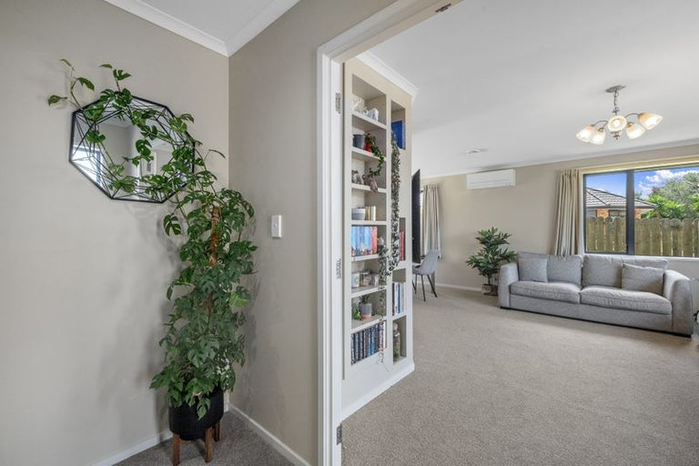 Photo of property in 56 Cabeleigh Drive, Helensville, 0800