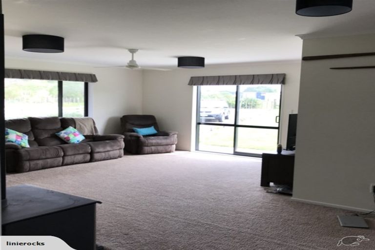 Photo of property in 127 Palmer Road, Foxton Beach, Foxton, 4891