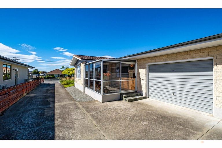 Photo of property in 10a-b Churchill Place, Waimate, 7924