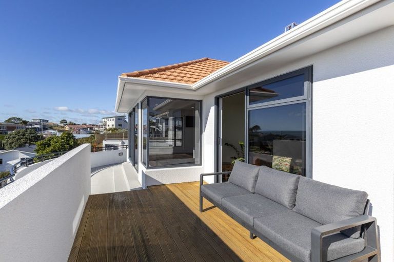 Photo of property in 23 Peace Avenue, Moturoa, New Plymouth, 4310