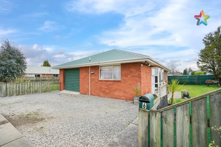 Photo of property in 6 Manse Street, Edendale, 9825