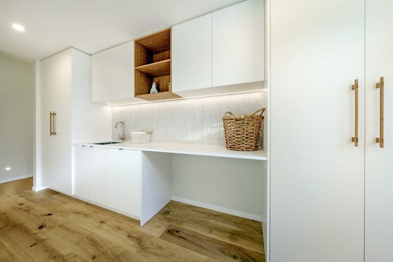 Photo of property in 35 Jack Hanley Drive, Jacks Point, Queenstown, 9371