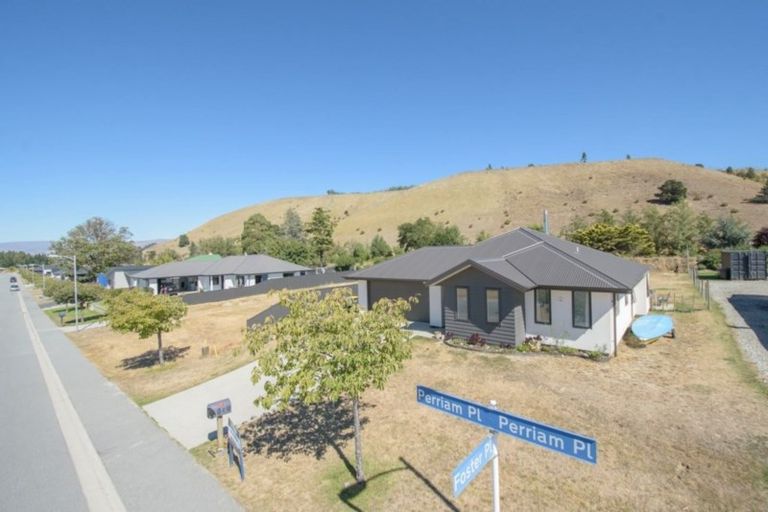 Photo of property in 8 Perriam Place, Mount Pisa, Cromwell, 9383