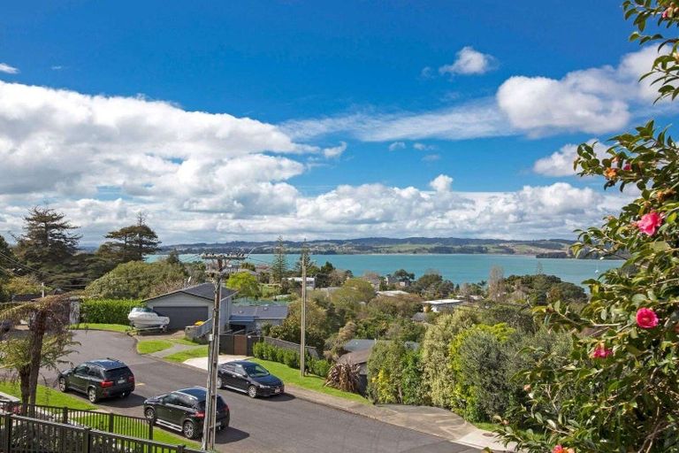 Photo of property in 10 Fenton Terrace, Cockle Bay, Auckland, 2014