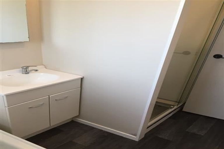 Photo of property in 16 Jeffares Place, Taradale, Napier, 4112