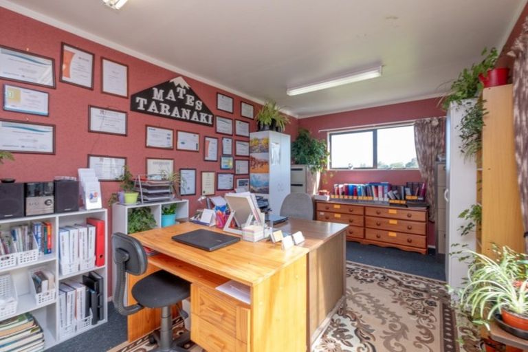 Photo of property in 1 Tauhuri Street, Manaia, 4678