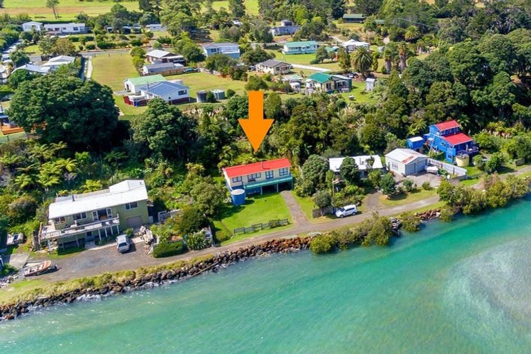 Photo of property in 24 Koutu Beach Road, Opononi, Kaikohe, 0473