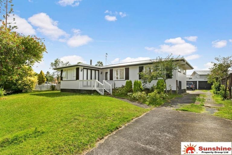 Photo of property in 126 Edgewater Drive, Pakuranga, Auckland, 2010