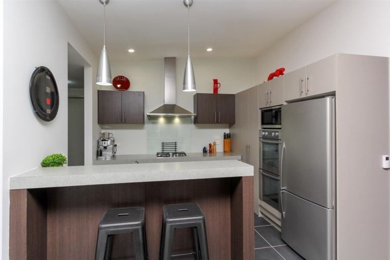 Photo of property in 10b Long Place, Frankleigh Park, New Plymouth, 4310