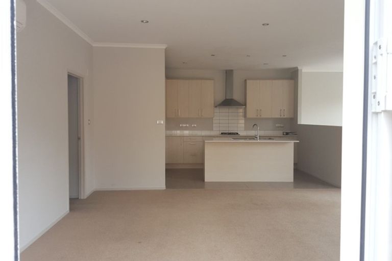 Photo of property in 13 Horizon View Road, Oteha, Auckland, 0632