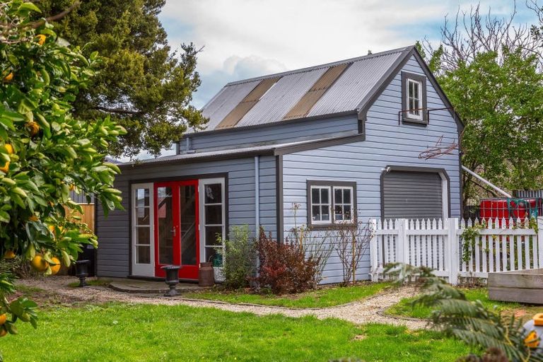 Photo of property in 100 Fox Street, Featherston, 5710