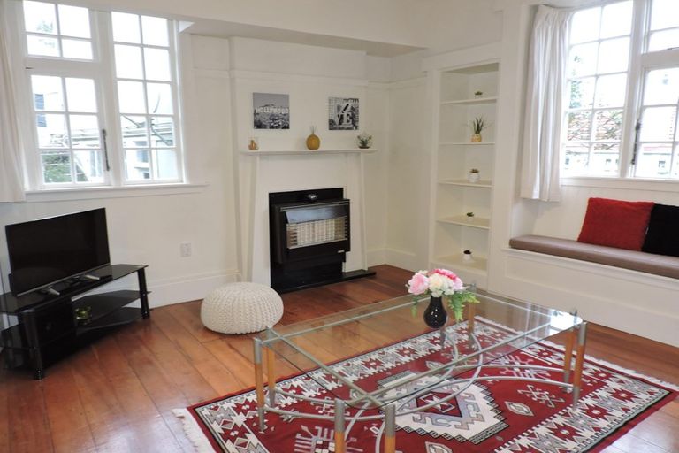 Photo of property in 145 Kelburn Parade, Kelburn, Wellington, 6012