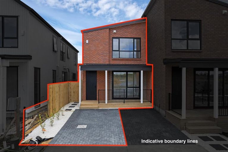 Photo of property in 12 Waimarie Drive, Karaka, 2578