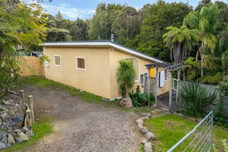 Photo of property in 143 Bays Road, Orere Point, Papakura, 2585