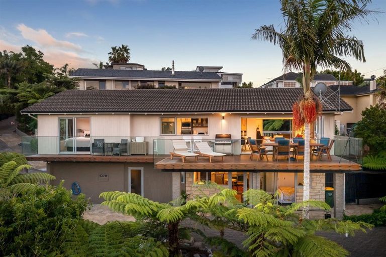 Photo of property in 39 Aberdeen Road, Castor Bay, Auckland, 0620